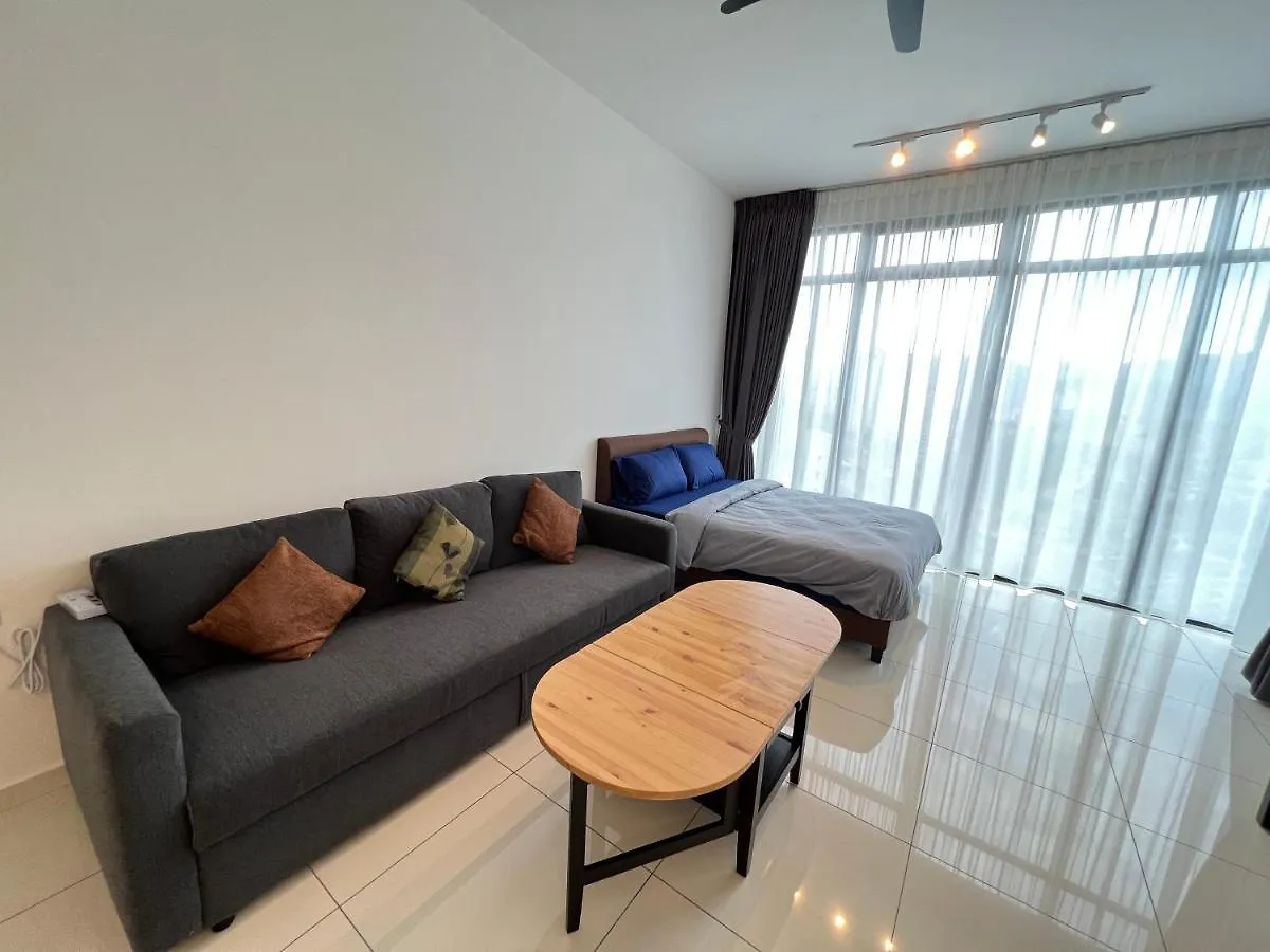 Beacon Executive Suites #Cozyfamilystay #Rooftoppool #16 #10Paxs George Town Apartment